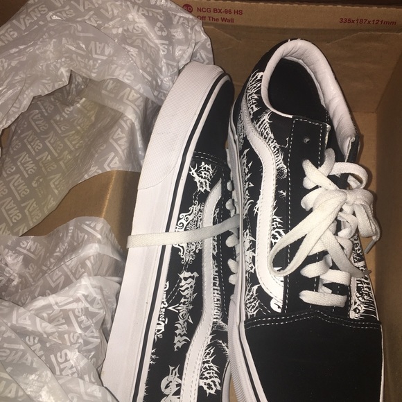 Vans - Picture 3 of 3